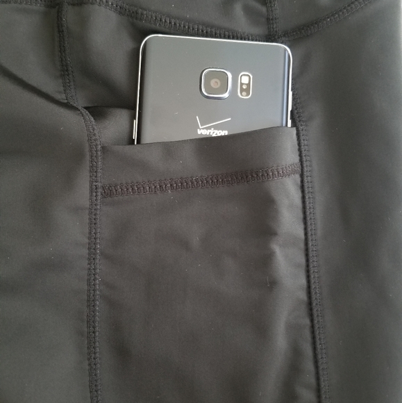 Black Total Comfort Capris Workout Pants w Pockets - Picture 4 of 6